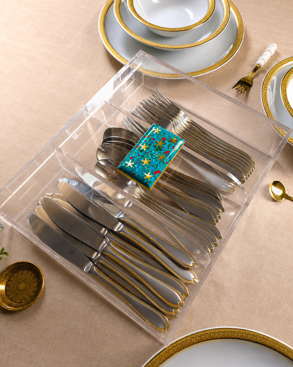 The Cutlery Keeper